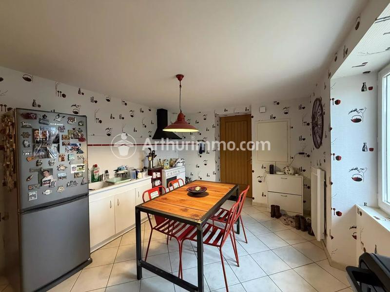 Maison - 183 m² - 8 pièces