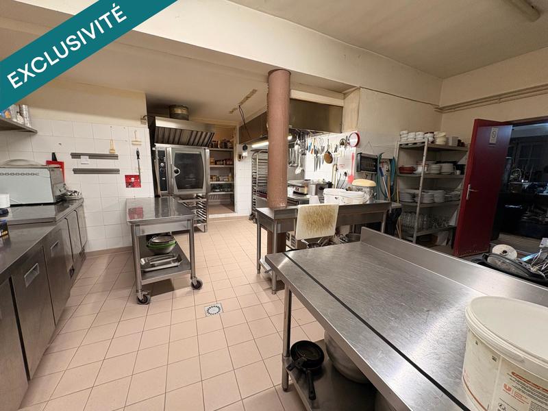 Local commercial - 136 m² - 5 pièces