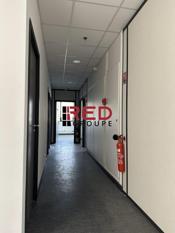 Entrepôt - 1 265 m²