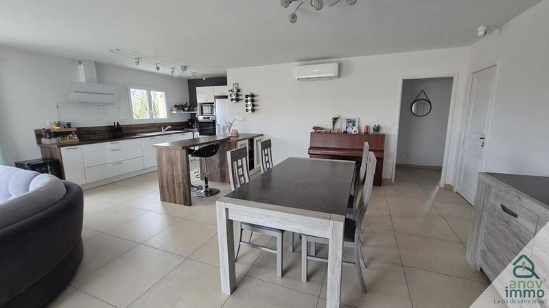 Maison - 104 m² - 4 pièces