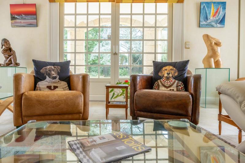 Propriété - 264 m² - 9 pièces