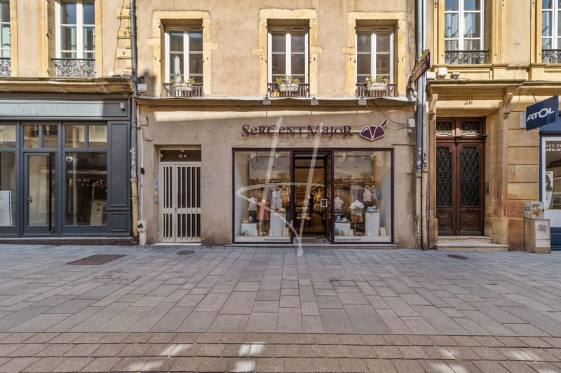 Appartement - 90 m² - 4 pièces