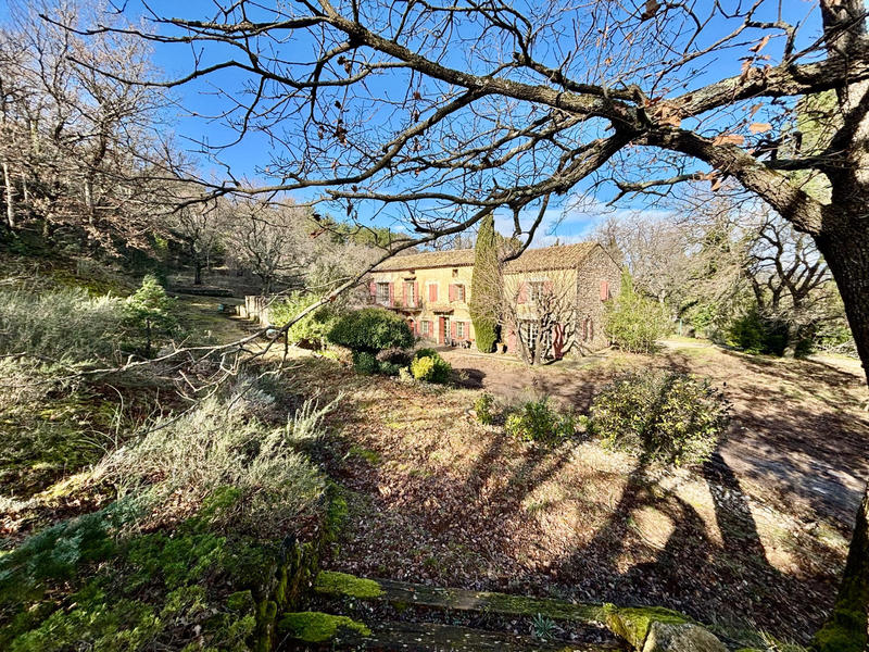 Mas - 250 m² - 7 pièces