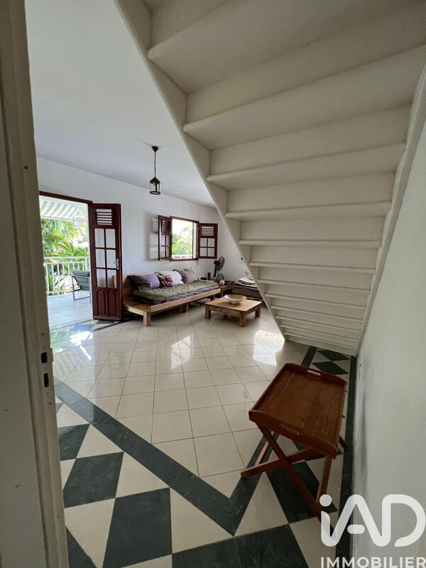 Maison - 196 m² - 9 pièces