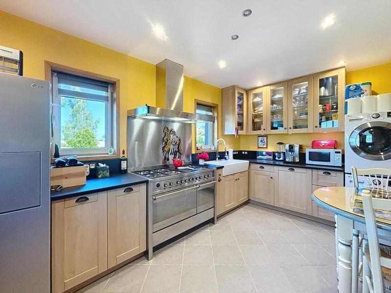 Maison traditionnelle - 160 m² - 6 pièces