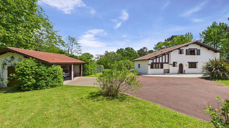 Maison - 176 m² - 7 pièces