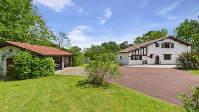 Maison - 176 m² - 7 pièces