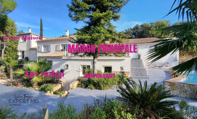 Maison - 305 m² - 11 pièces