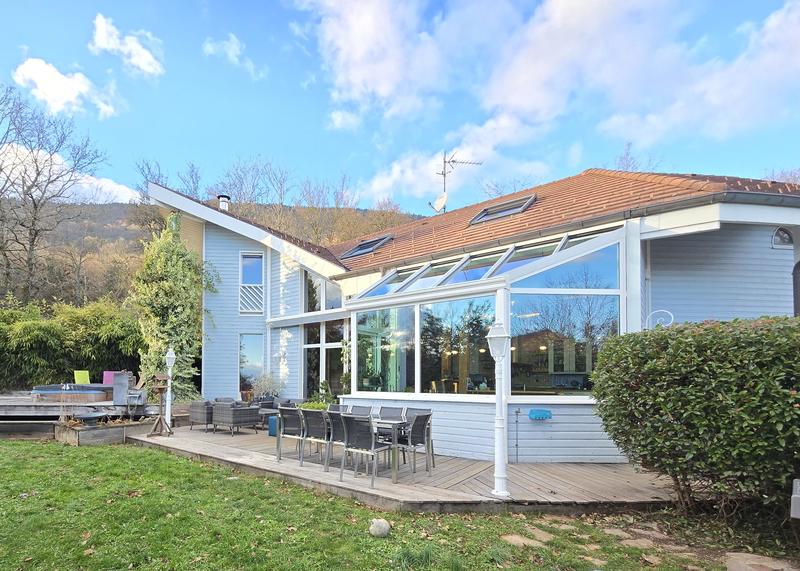 Villa - 230 m² - 6 pièces