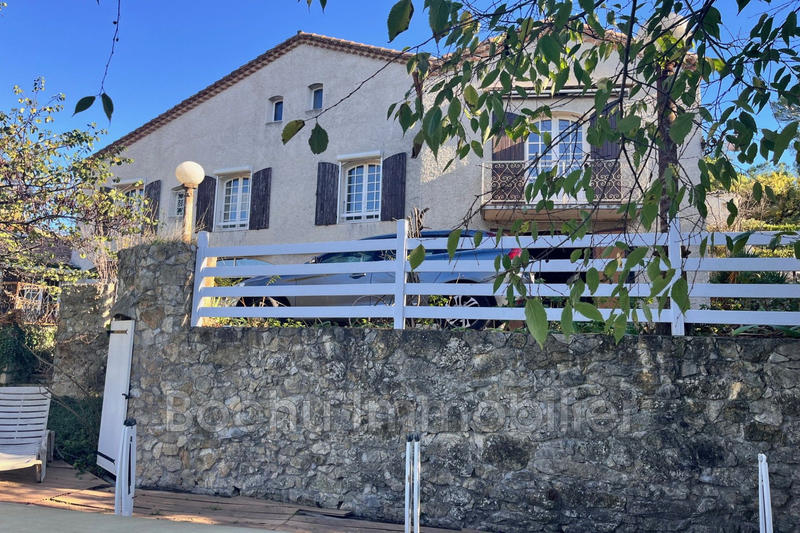 Maison - 210 m² - 7 pièces