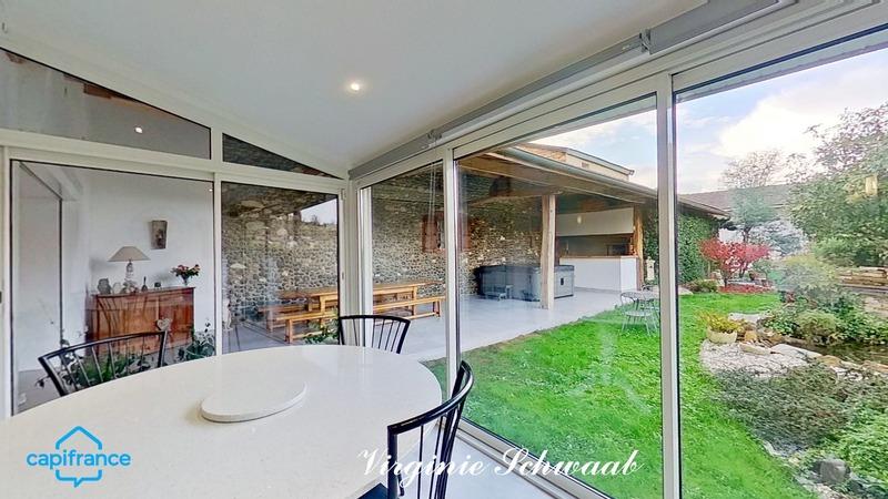 Maison - 261 m² - 7 pièces