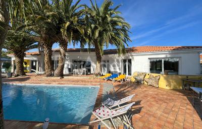 Maison - 246 m² - 6 pièces