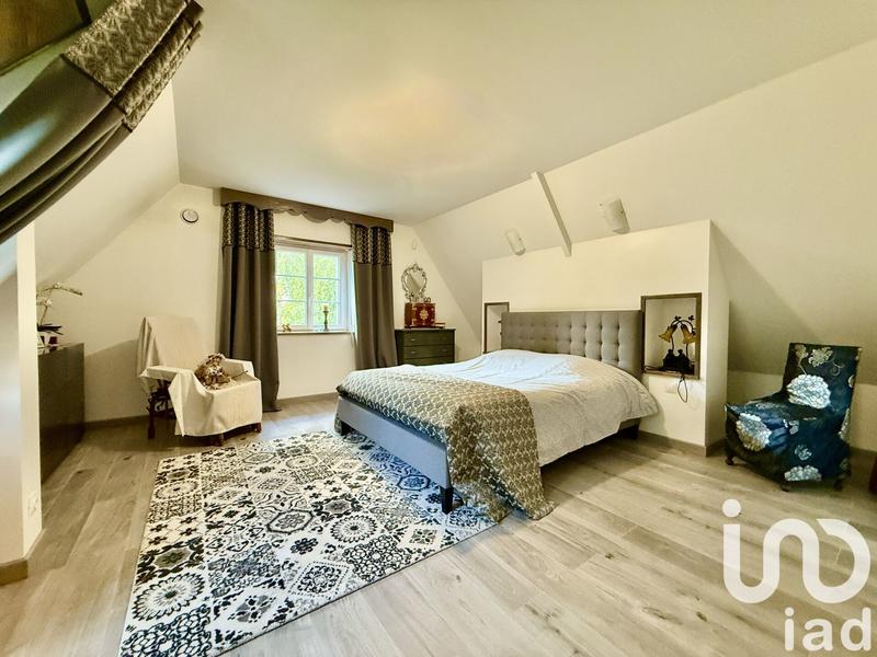 Maison - 200 m² - 11 pièces