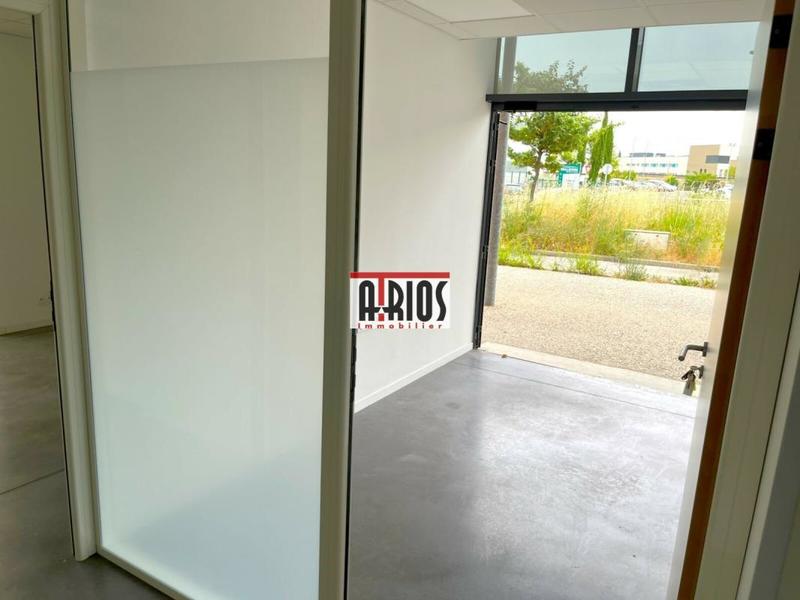 Local d'activité / Entrepôt - 290 m²