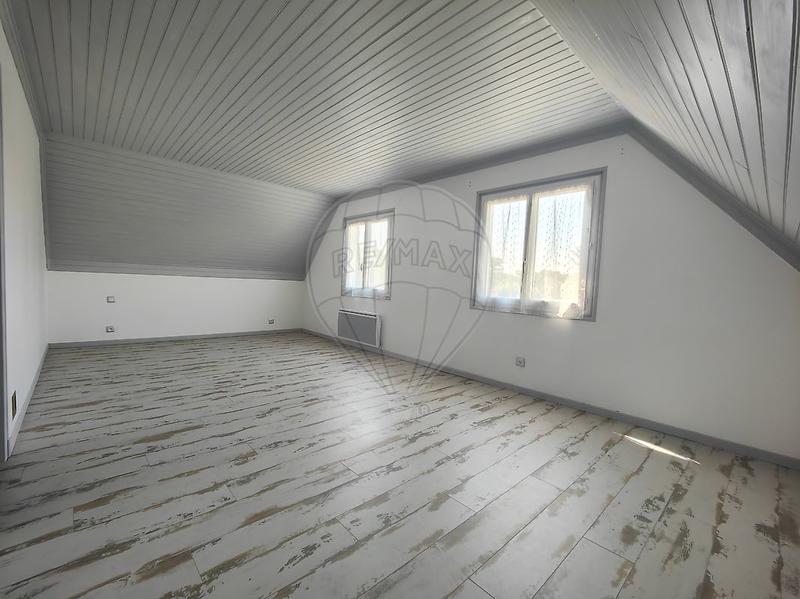 Maison - 180 m² - 7 pièces