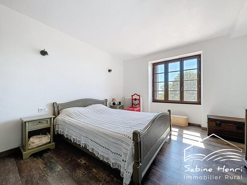 Maison - 195 m² - 9 pièces