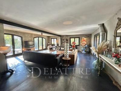 Villa - 230 m² - 10 pièces