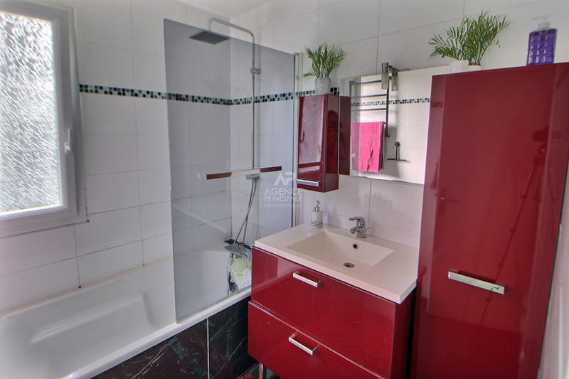 Appartement - 93 m² - 5 pièces