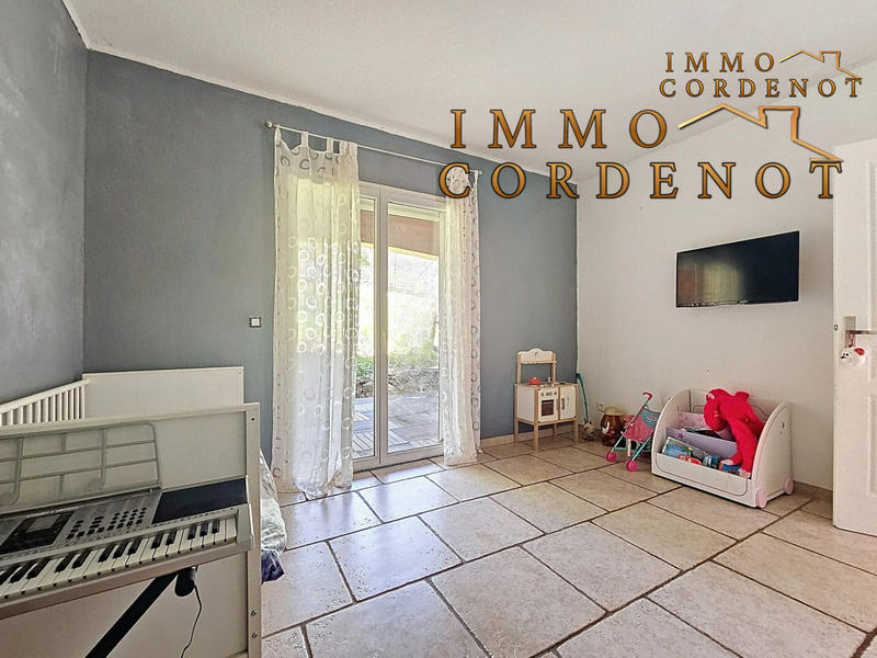 Villa - 200 m² - 6 pièces