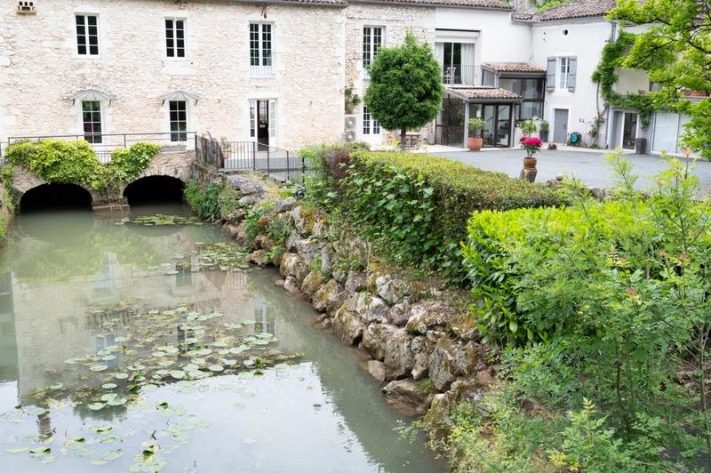 Propriété - 750 m² - 16 pièces