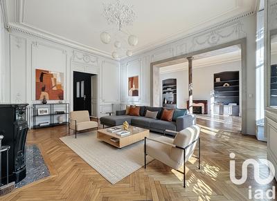 Appartement - 226 m² - 6 pièces