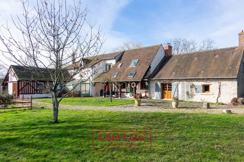 Maison - 230 m² - 8 pièces