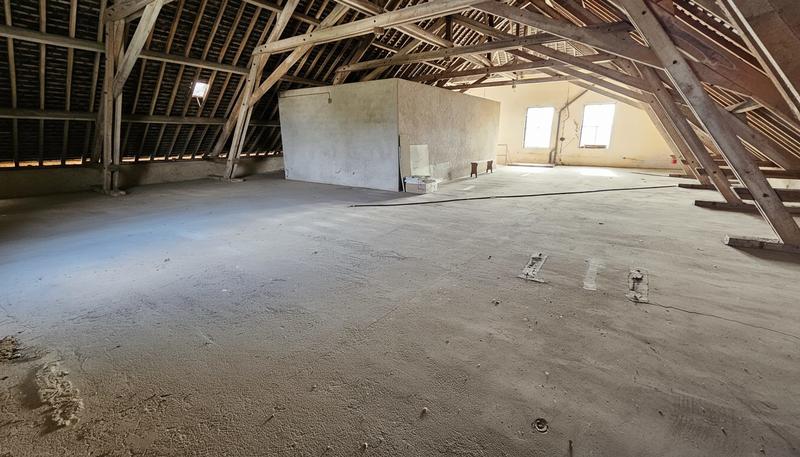 Entrepôt - 2 126 m²