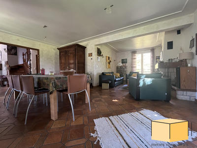 Villa - 215 m² - 8 pièces