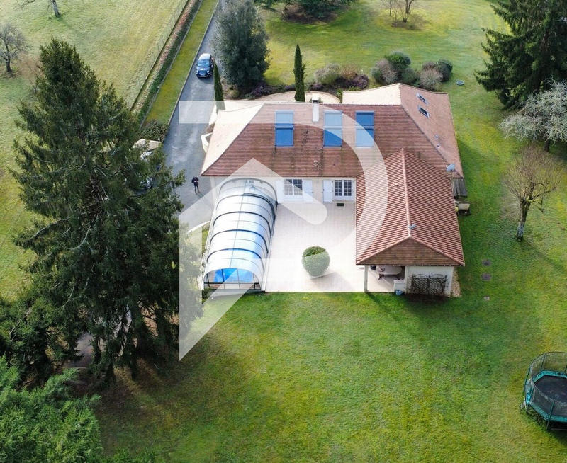 Maison - 282 m² - 7 pièces