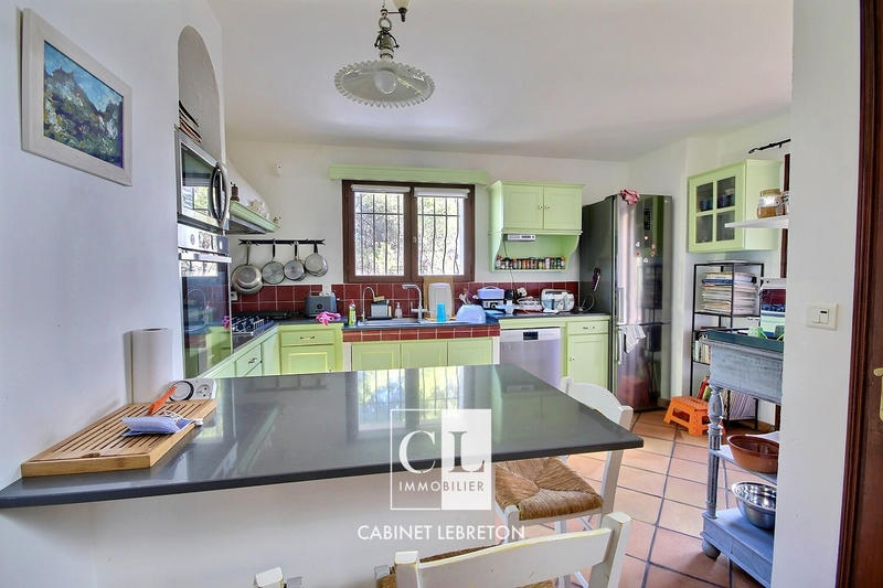 Villa - 419 m² - 6 pièces