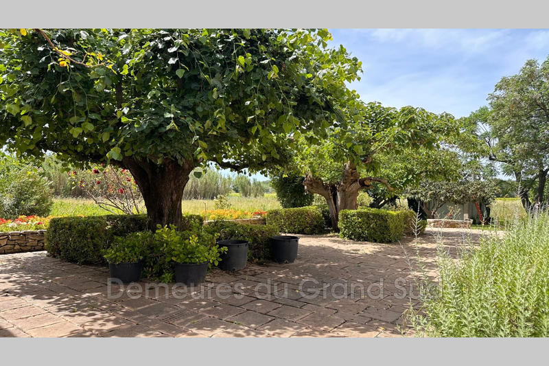 Mas - 332 m² - 10 pièces