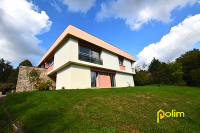 Maison - 257 m² - 7 pièces