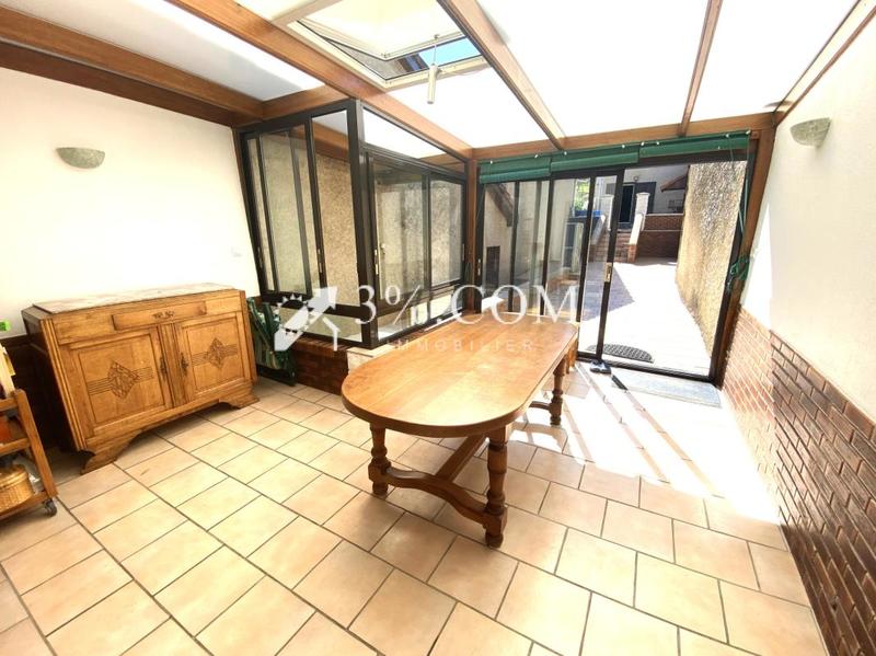 Maison - 230 m² - 8 pièces