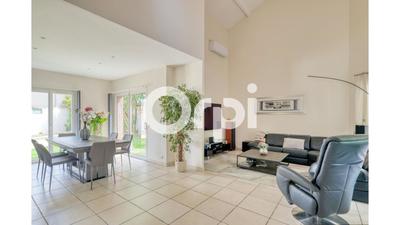 Villa - 220 m² - 7 pièces