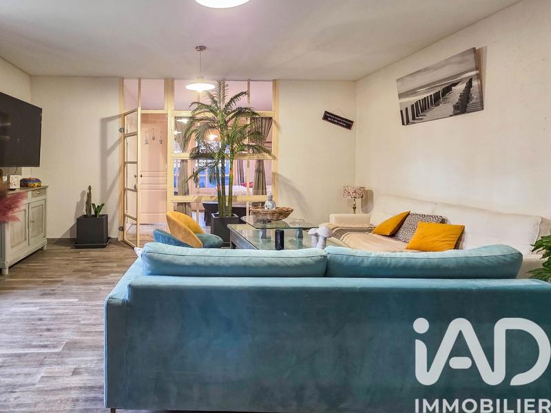 Maison - 225 m² - 9 pièces