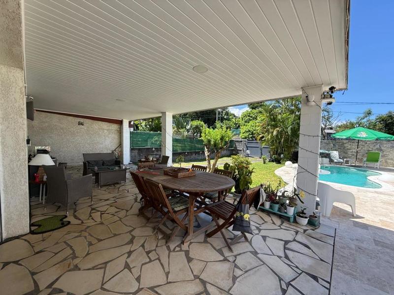 Maison - 169 m² - 5 pièces