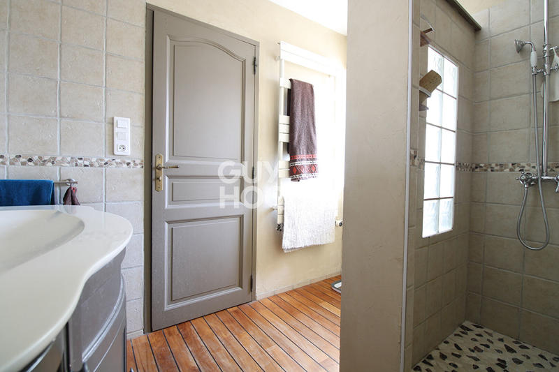 Maison - 163 m² - 6 pièces