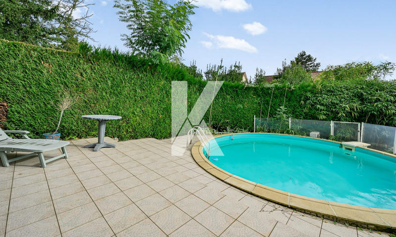 Maison - 162 m² - 7 pièces