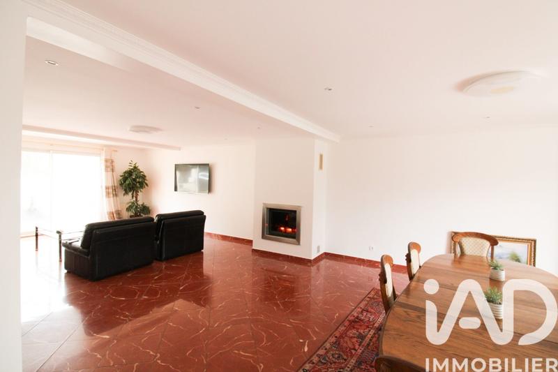 Maison - 189 m² - 8 pièces