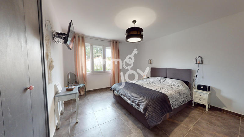 Villa - 213 m² - 8 pièces