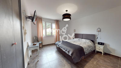 Villa - 213 m² - 8 pièces