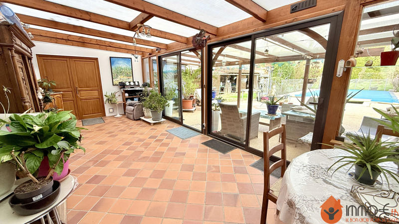 Maison - 210 m² - 7 pièces