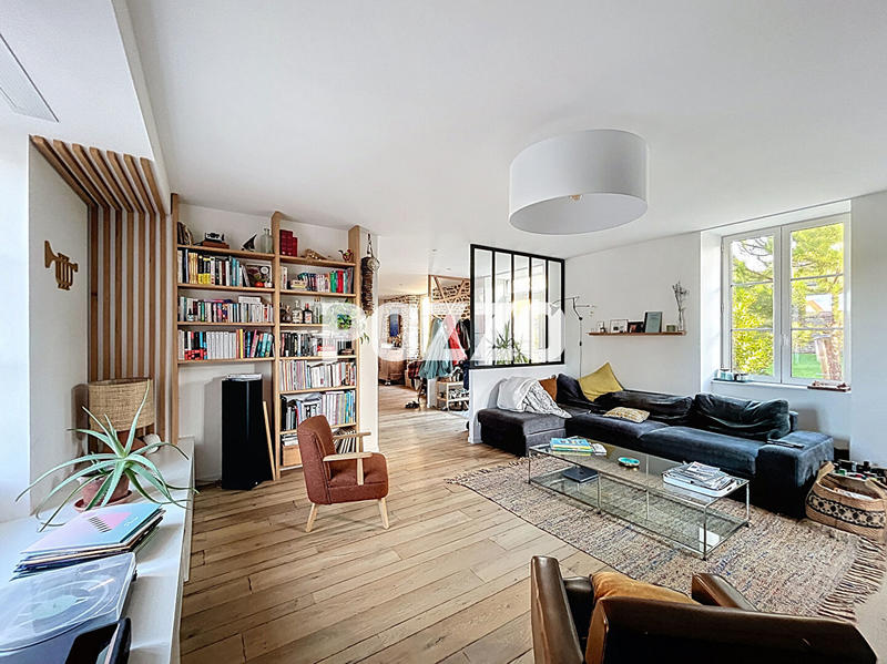 Maison - 223 m² - 8 pièces