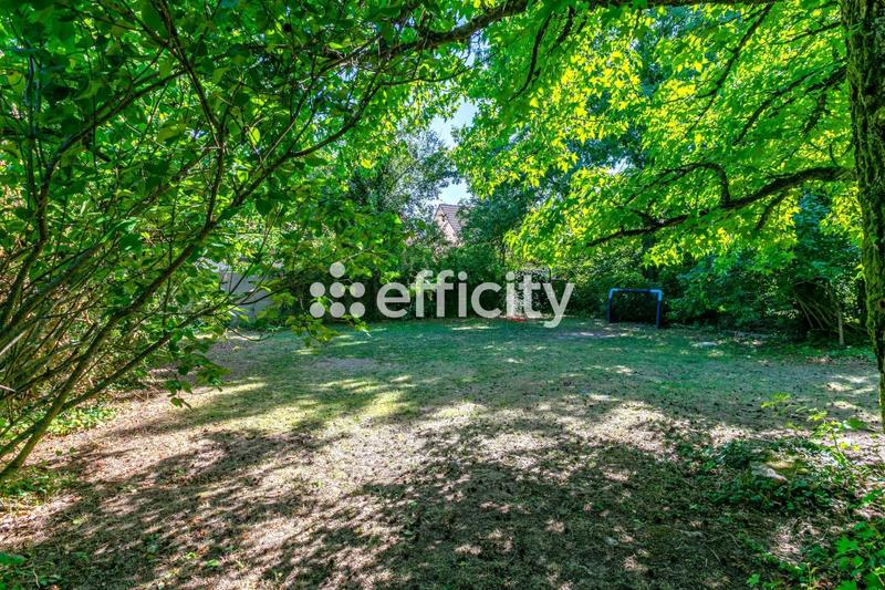 Pavillon - 223 m² - 7 pièces