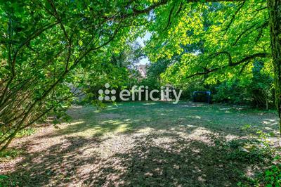 Pavillon - 223 m² - 7 pièces