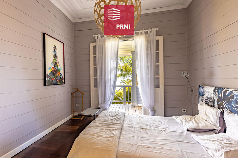 Maison - 201 m² - 6 pièces