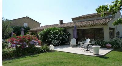 Mas - 416 m² - 6 pièces