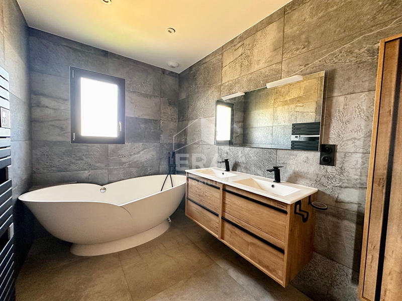 Maison - 142 m² - 6 pièces