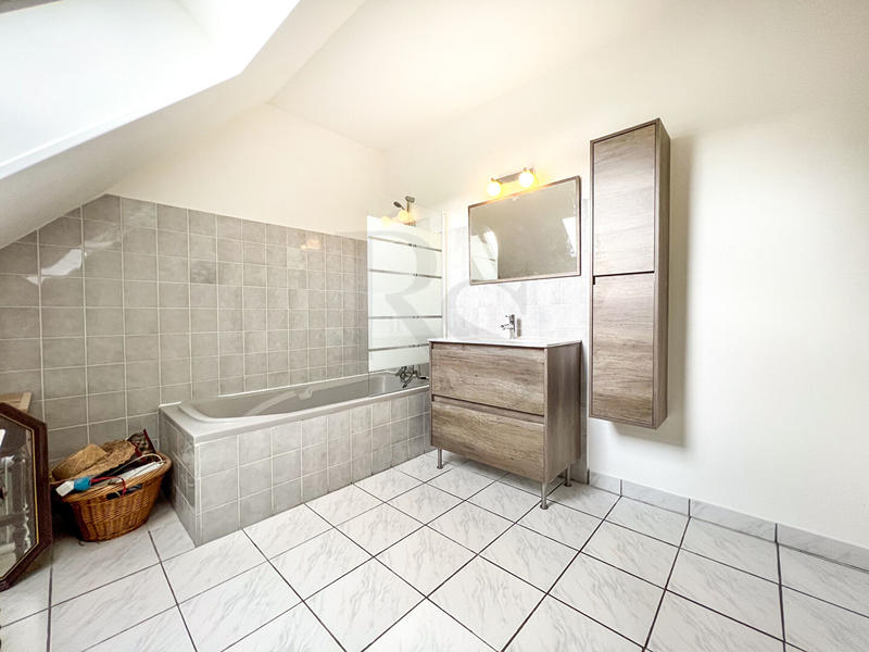 Maison - 120 m² - 4 pièces