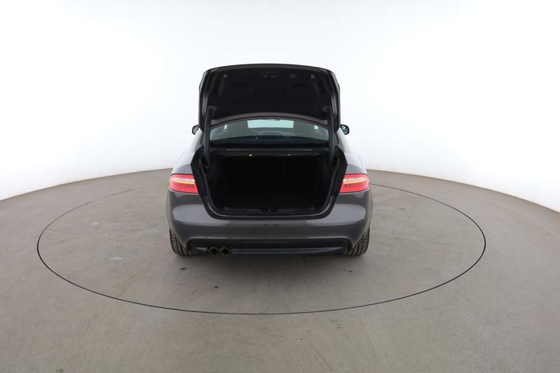 Jaguar Xe 2.0d Portfolio Auto 180 ch